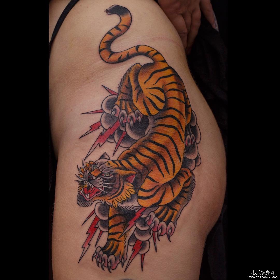 大腿老传统老虎纹身图案