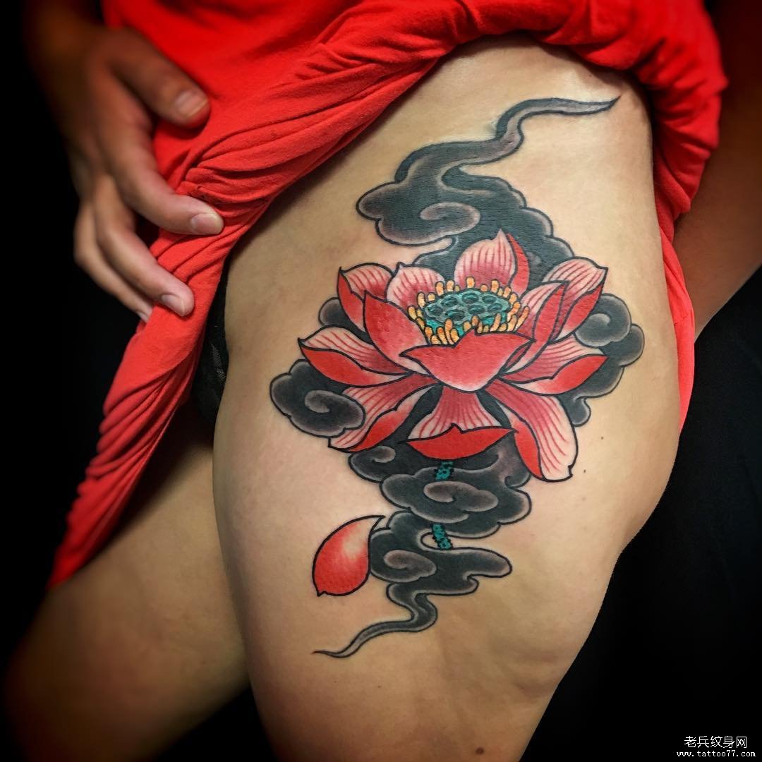 大腿莲花云雾传统纹身图案