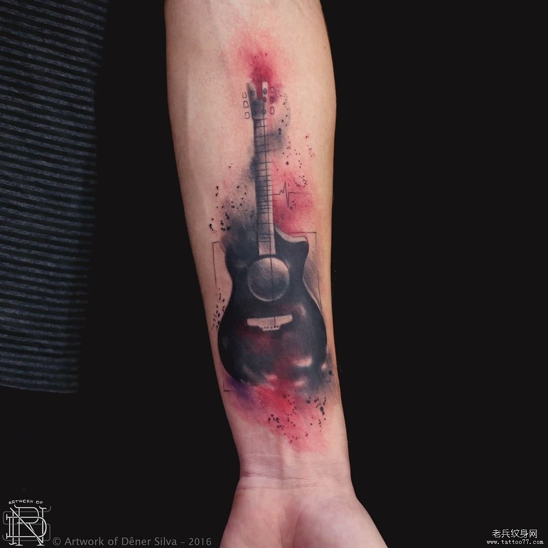 小臂泼墨水彩吉他欧美纹身图案