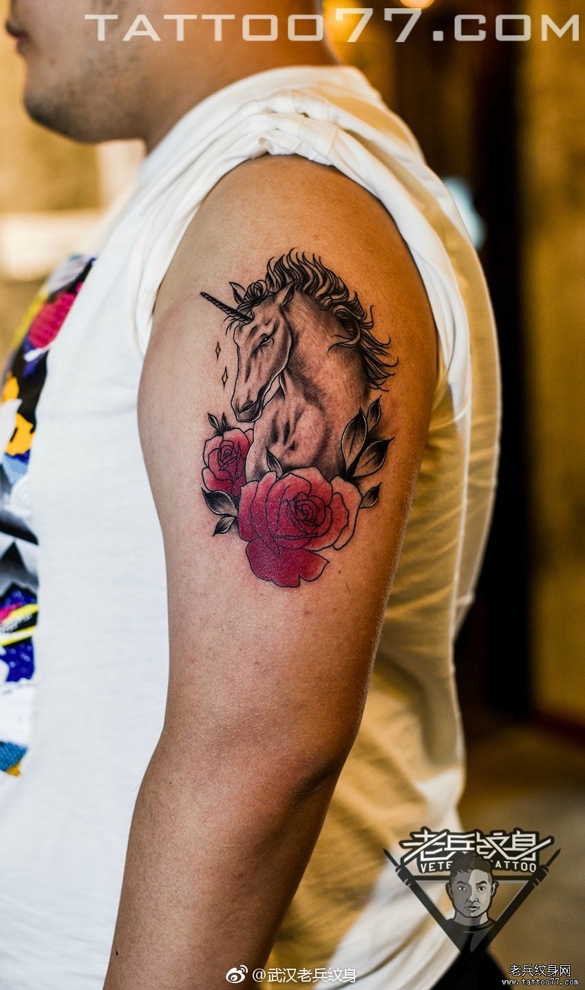 武汉纹身店打造独角兽玫瑰花纹身图案作品