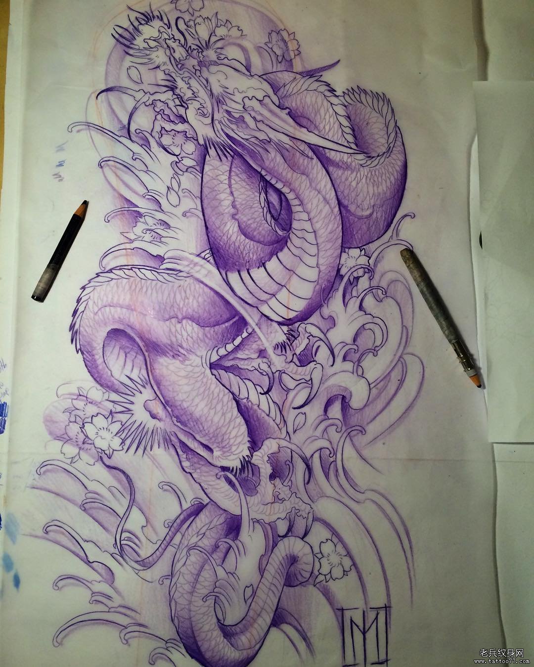 传统龙纹身图案手稿