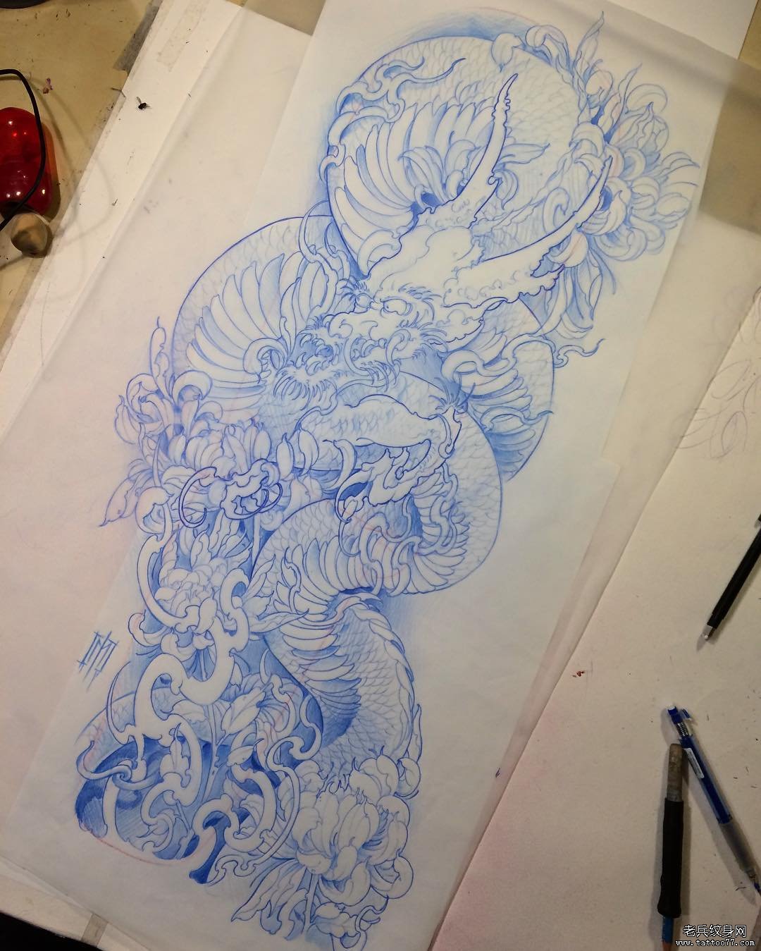 传统菊花龙纹身图案手稿