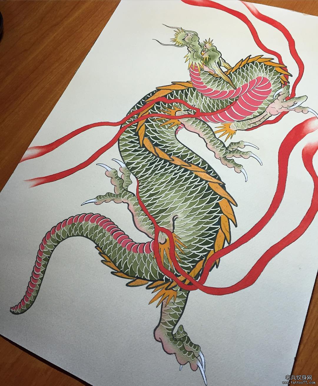 龙彩色传统龙纹身图案手稿