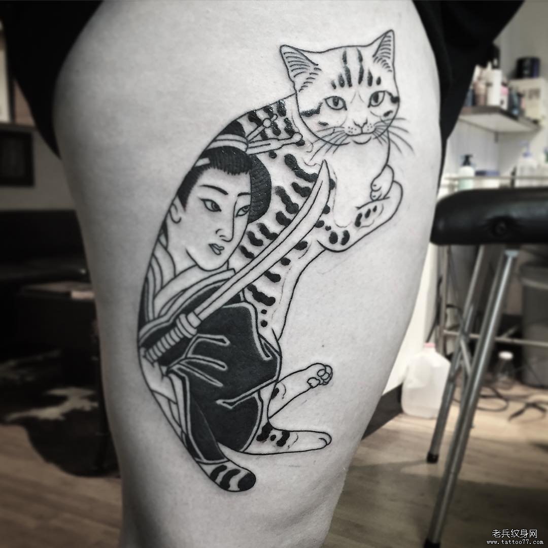 老传统艺妓猫黑灰大腿纹身图案