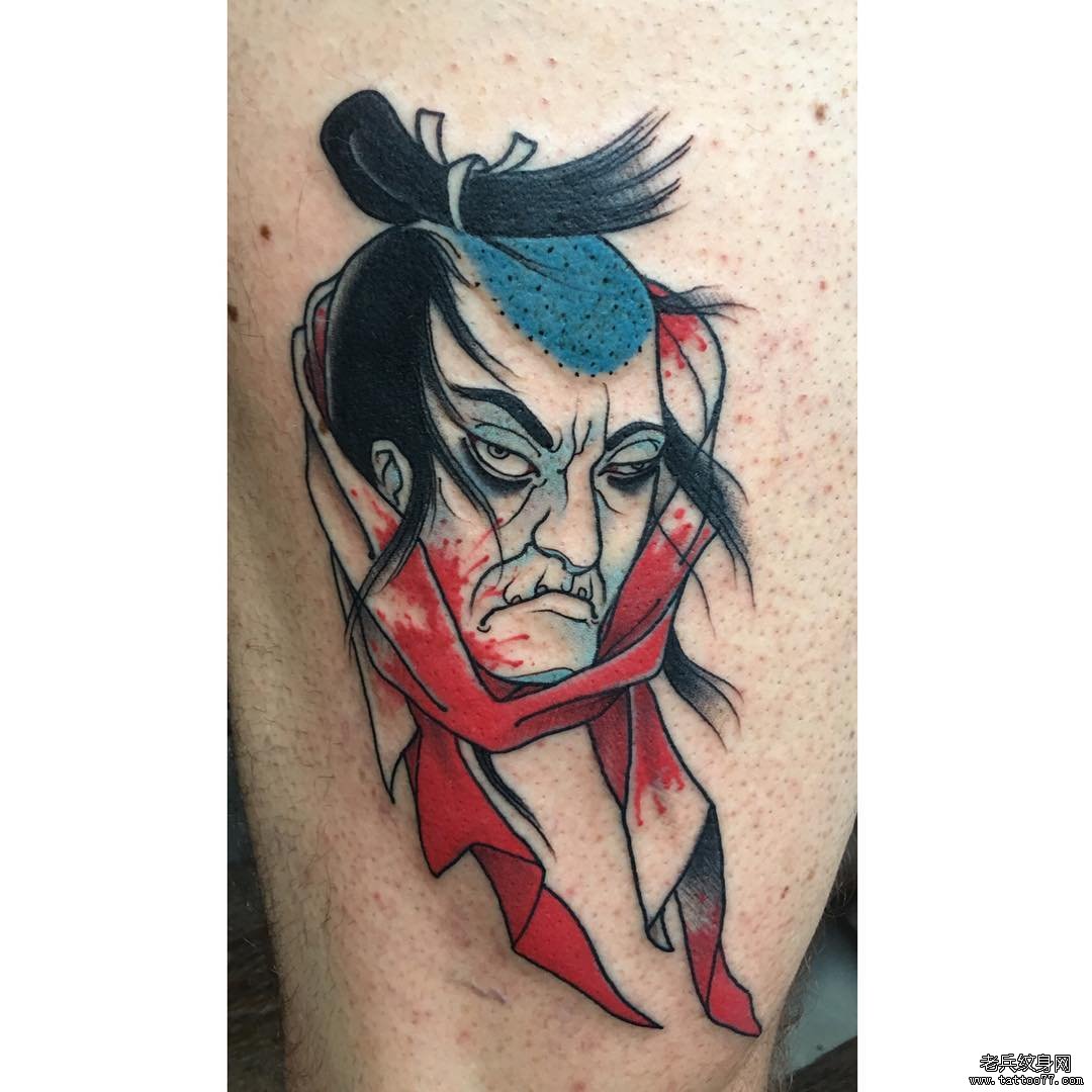 传统彩色大腿纹身生首图案
