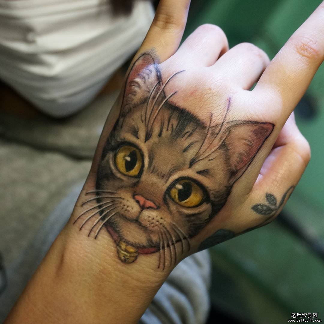 手背可爱小清新猫咪纹身图案