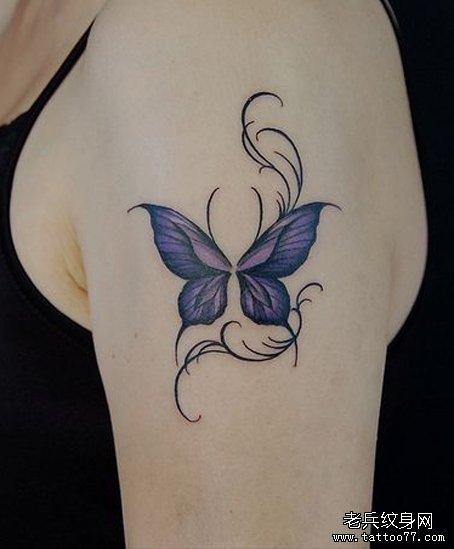 遮盖疤痕的蝴蝶纹身