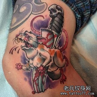 大腿彩色school 老鼠匕首纹身图案