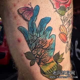 大腿欧美彩色手纹身图案