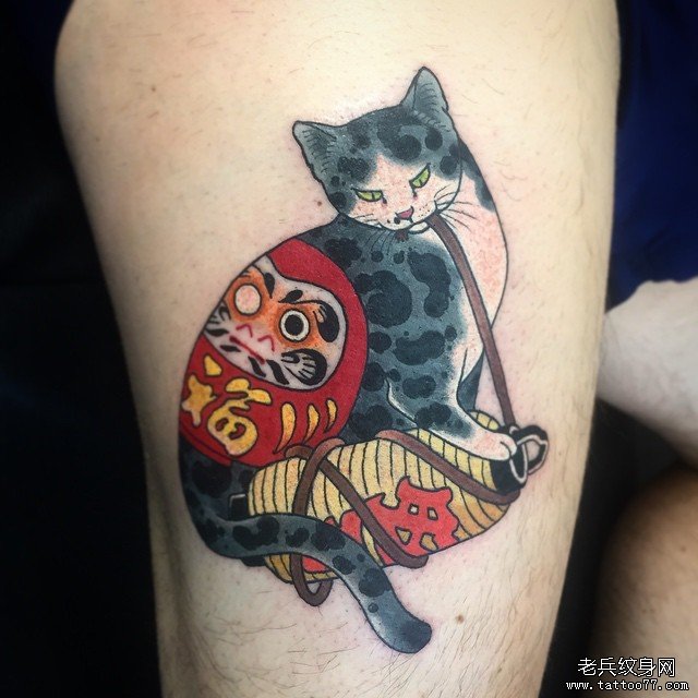 大腿传统猫纹身猫图案