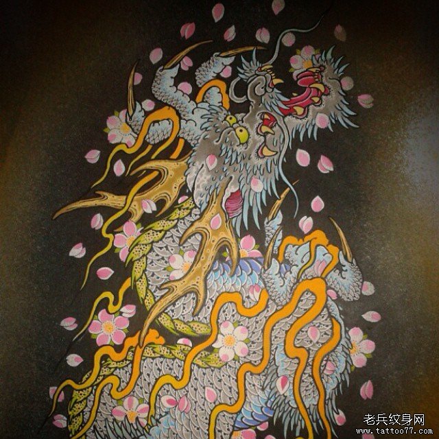 传统彩色纹身龙图案手稿