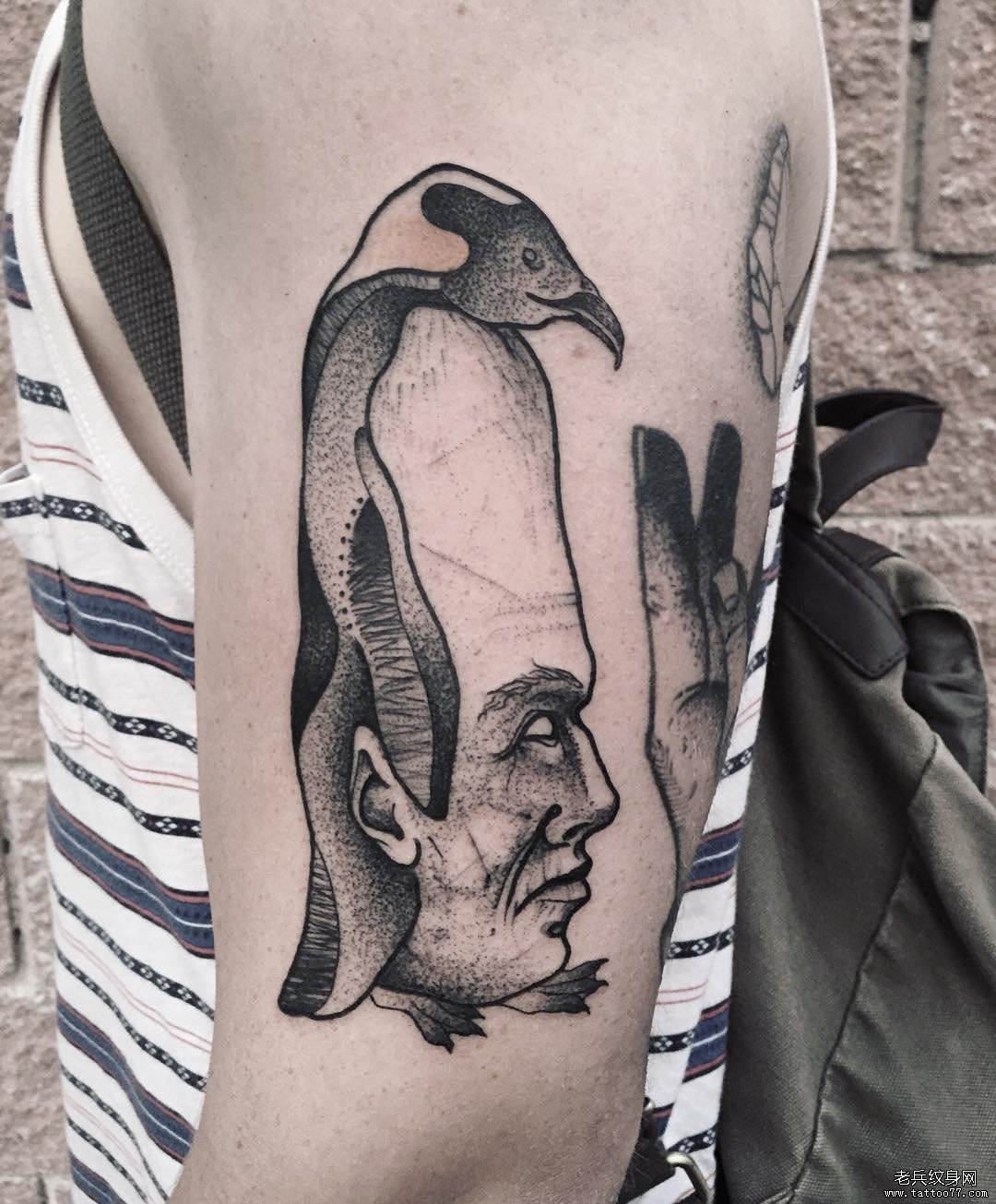 手臂企鹅纹身图案