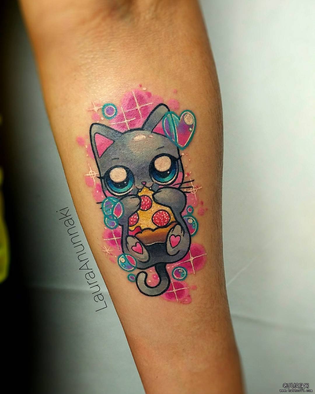 卡通彩色小猫纹身图案