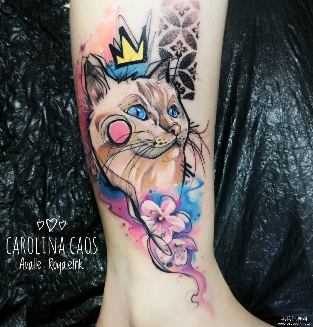 手臂猫纹身图案