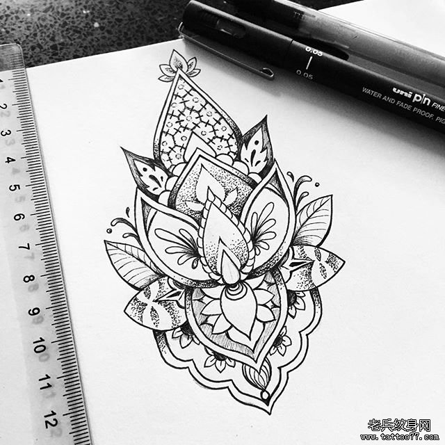 小清新蕾丝点刺莲花纹身图片