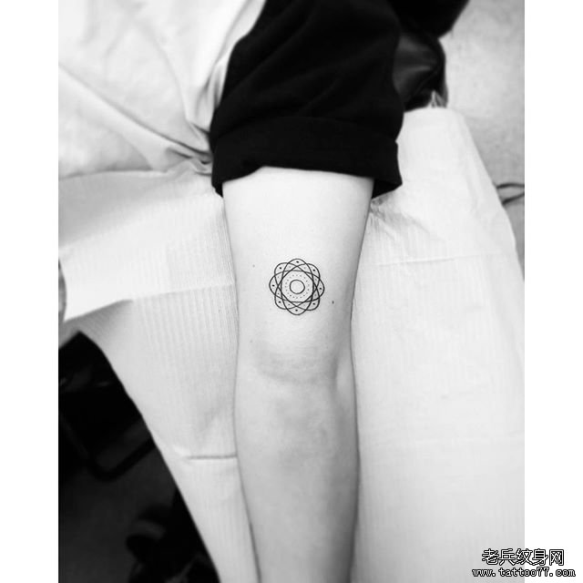 手臂小清新线条蕾丝纹身图片