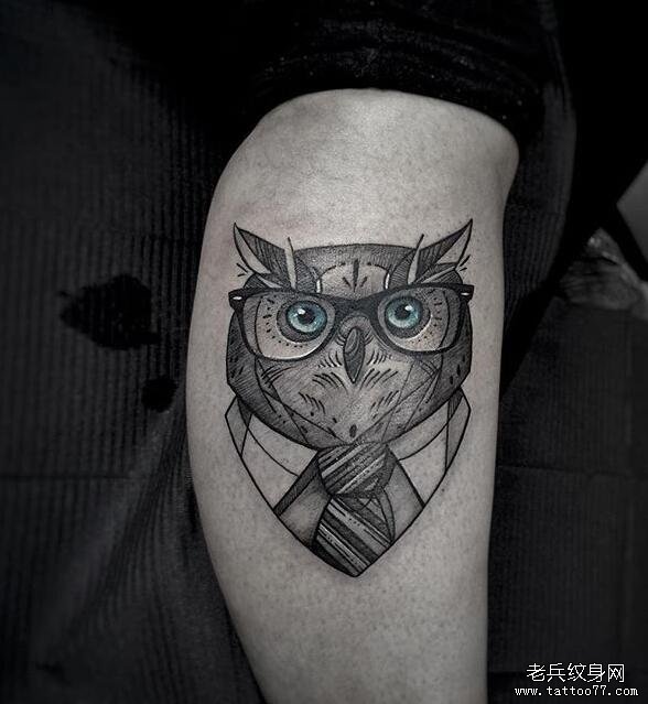 腿部小清新猫头鹰几何黑灰动物纹身图片