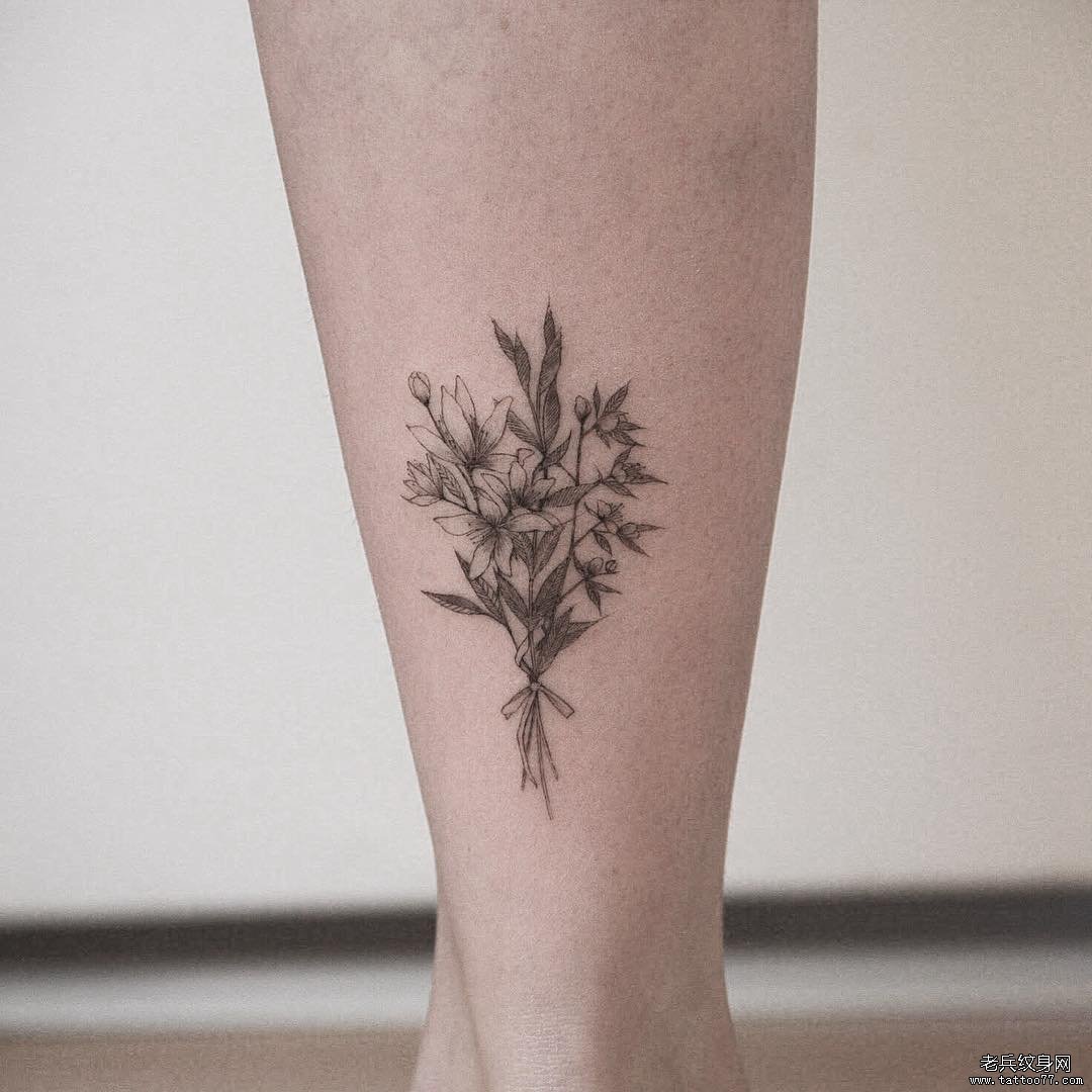 手臂花藤纹身图案