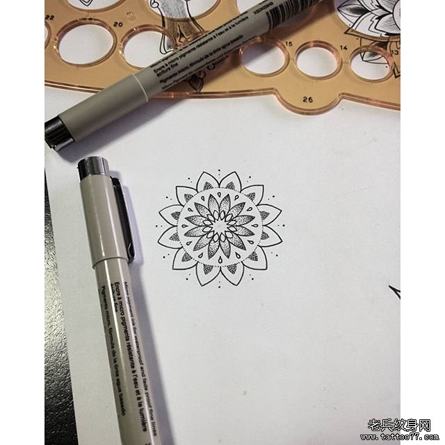 小清新蕾丝点刺纹身图片
