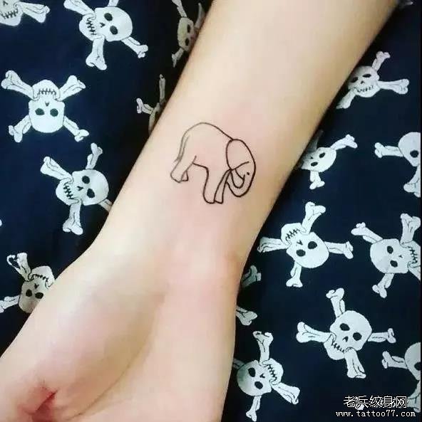手臂象纹身图案