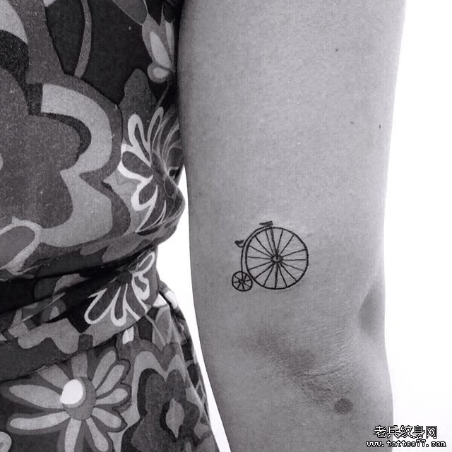 手臂小清新纹身图片