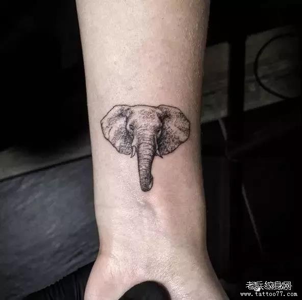 手臂小清新纹身图案