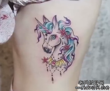 武汉老兵纹身纹身师打造纹身现场