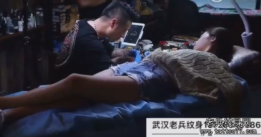 武汉纹身师打造纹身现场花絮