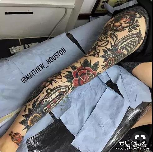 腿部school纹身图案