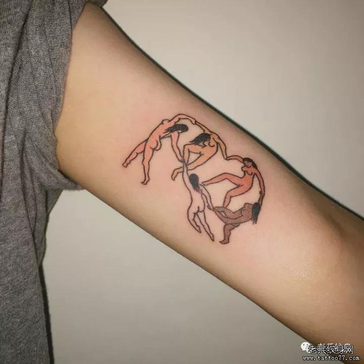 手臂卡通纹身图案