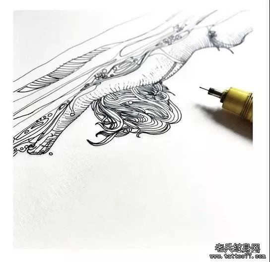 手臂线条纹身图案