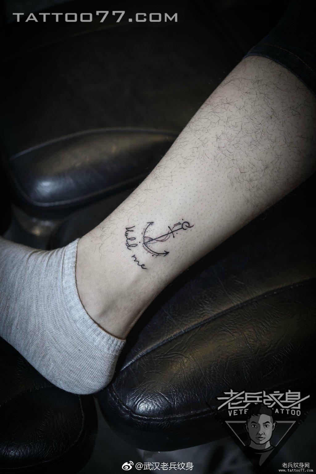 腿部船锚纹身图案作品