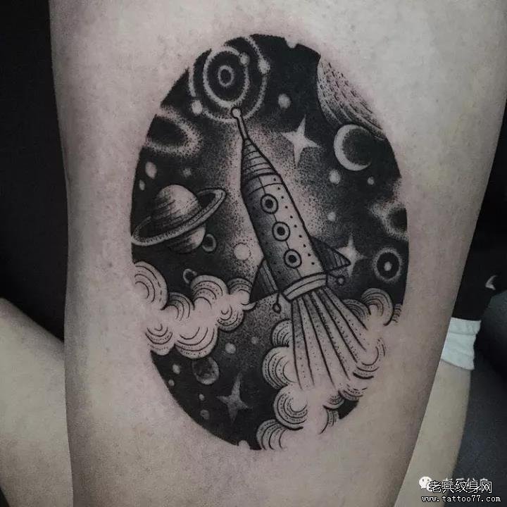 手臂火箭纹身图案