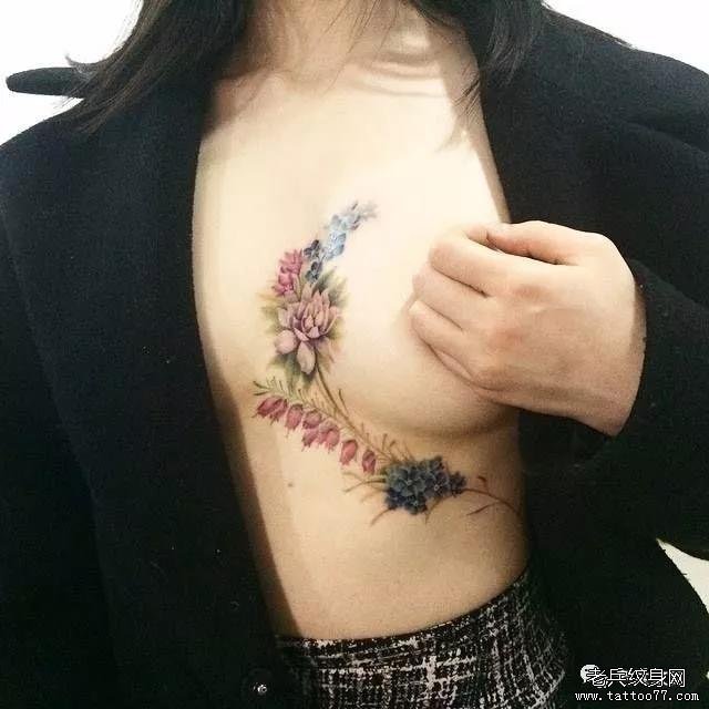 胸部花藤纹身图案