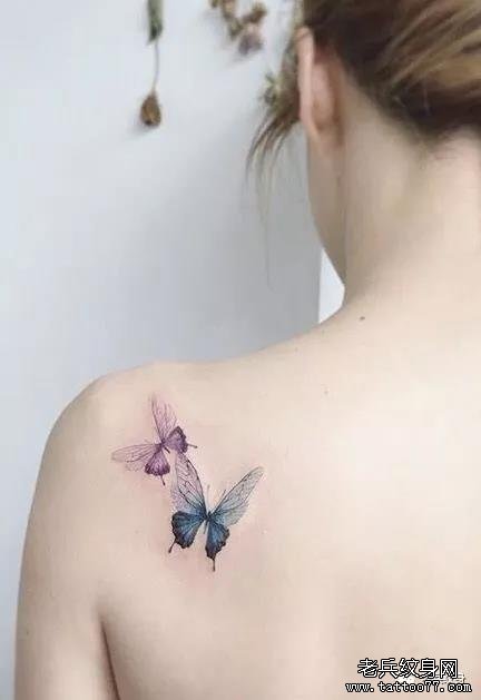 背部水彩纹身图案