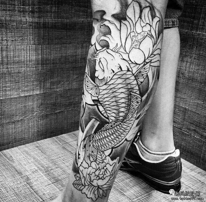 手臂鲤鱼纹身图案
