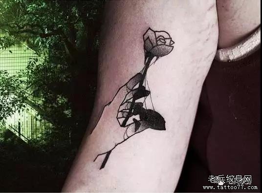手臂小清新纹身图案