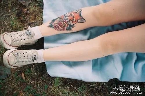 腿部school玫瑰纹身图案