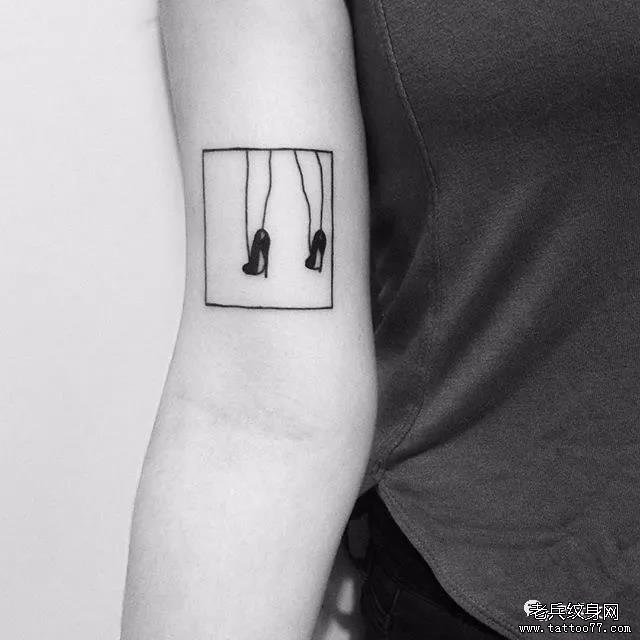 脚踝方形线条小清新纹身图案