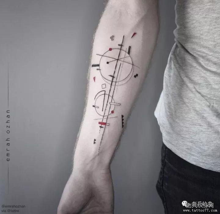 手臂线条几何纹身图案