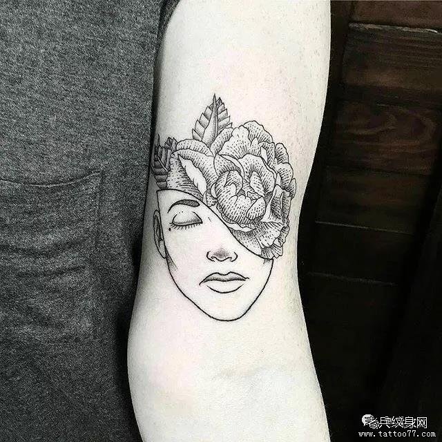 手臂点刺女郎纹身图案