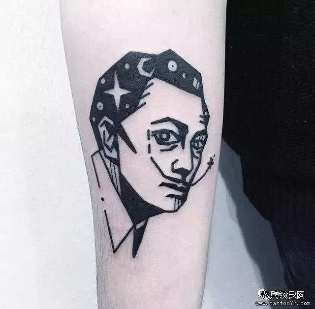 手臂人物纹身图案