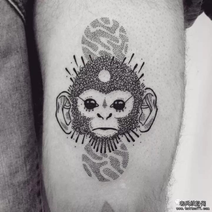 腿部点刺猴子纹身图案