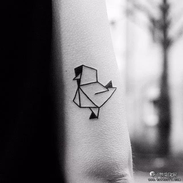 手臂小鸡小清新纹身图案