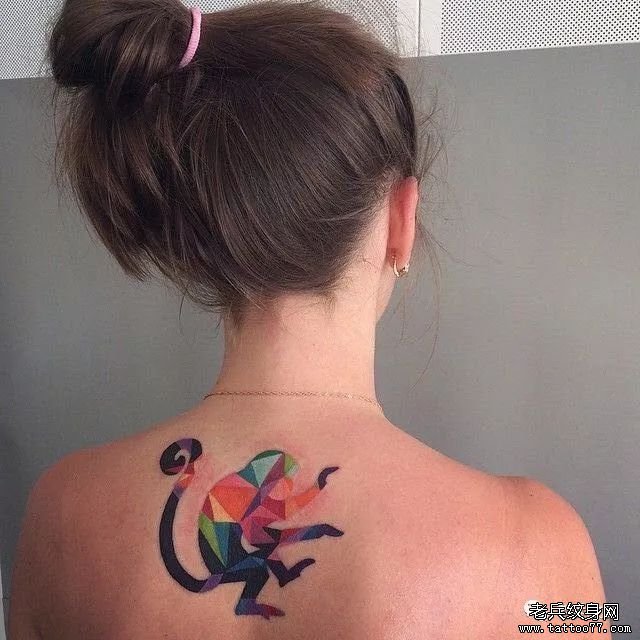武汉最好的纹身店推荐一款性感妹子纹身写真