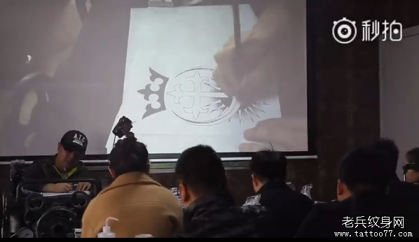 武汉纹身培训学校老师讲解点刺纹身图案操作技巧花絮