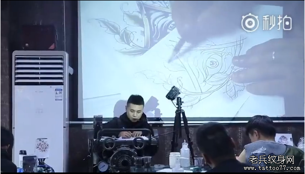 武汉纹身培训学校老师讲解上帝之眼纹身图案过程