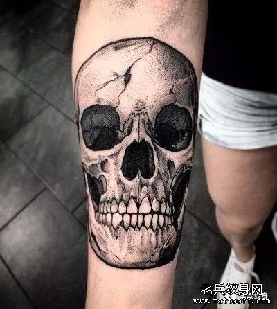 腿部骷髅纹身图案