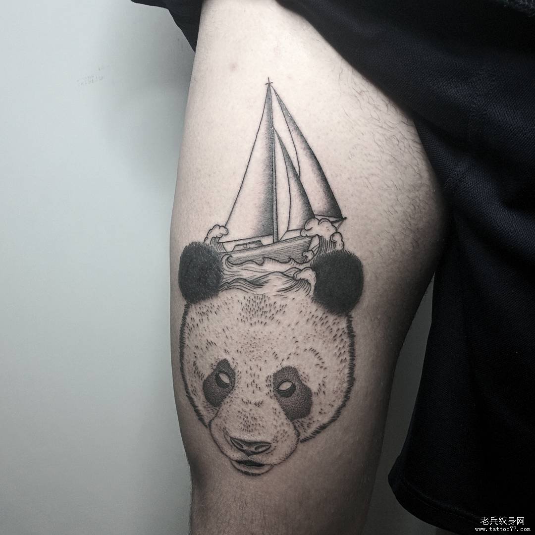 熊猫帆船黑灰点刺大腿纹身图案