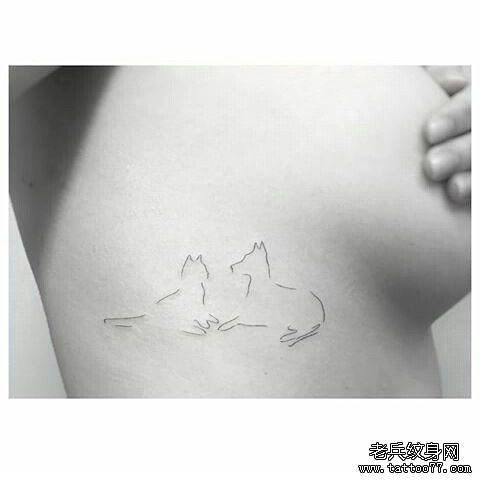 线条猫狗侧腰纹身图案